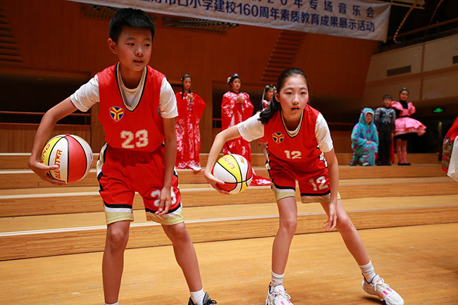 灯市口小学金帆合唱团二十周年专场音乐会举行