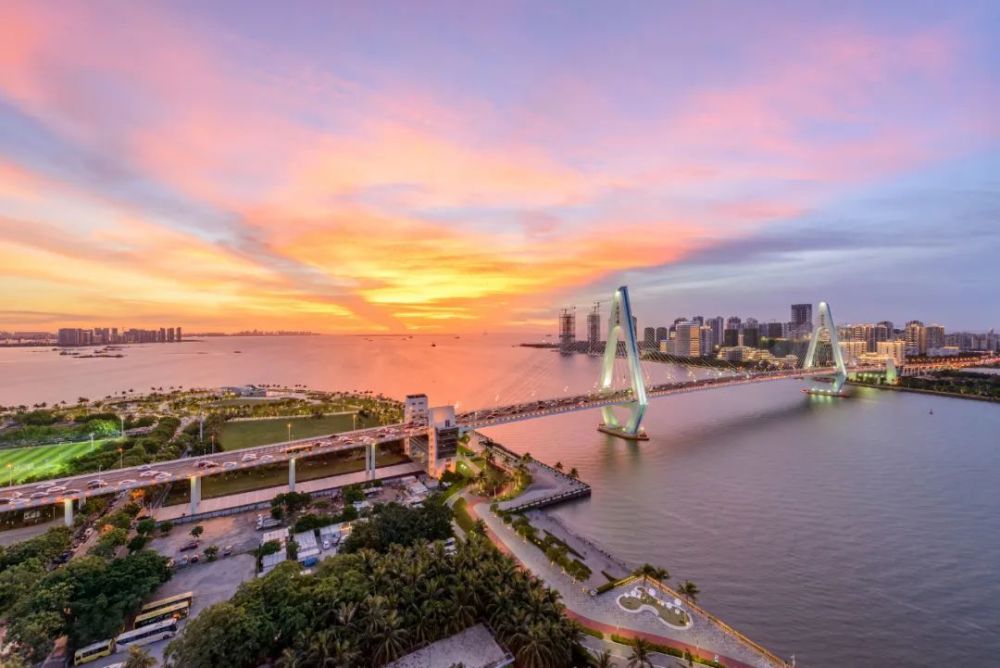 00后小伙拍摄家乡海口,用镜头定格美好时光_腾讯新闻