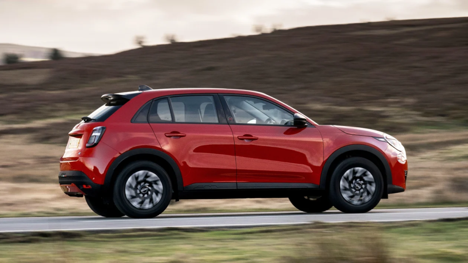 定位小型纯电动suv,菲亚特600e实车图发布_腾讯新闻