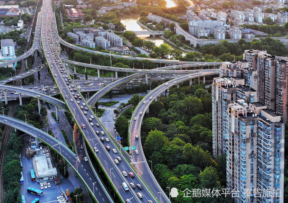 投资14亿的南京双桥门立交 “中国结”喜庆祥和_腾讯新闻