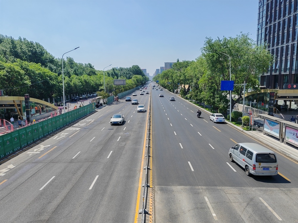 精雕细琢 "绣"出城市好风景:南京街——黄河大街更新维修 慢行系统微
