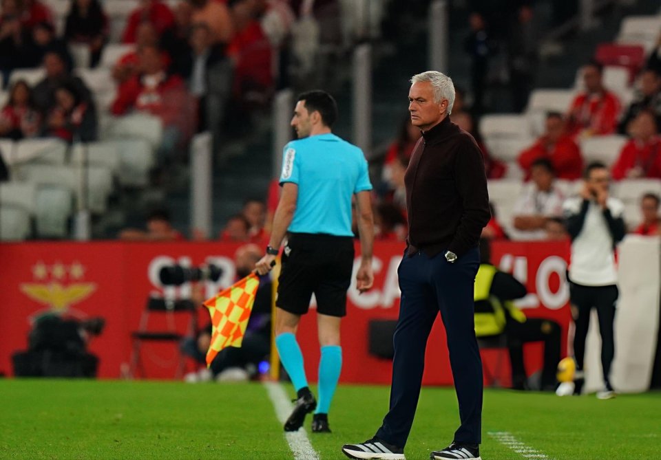 穆帅：周中有五万三球迷观赛很难得，他们理应看到更好的我们