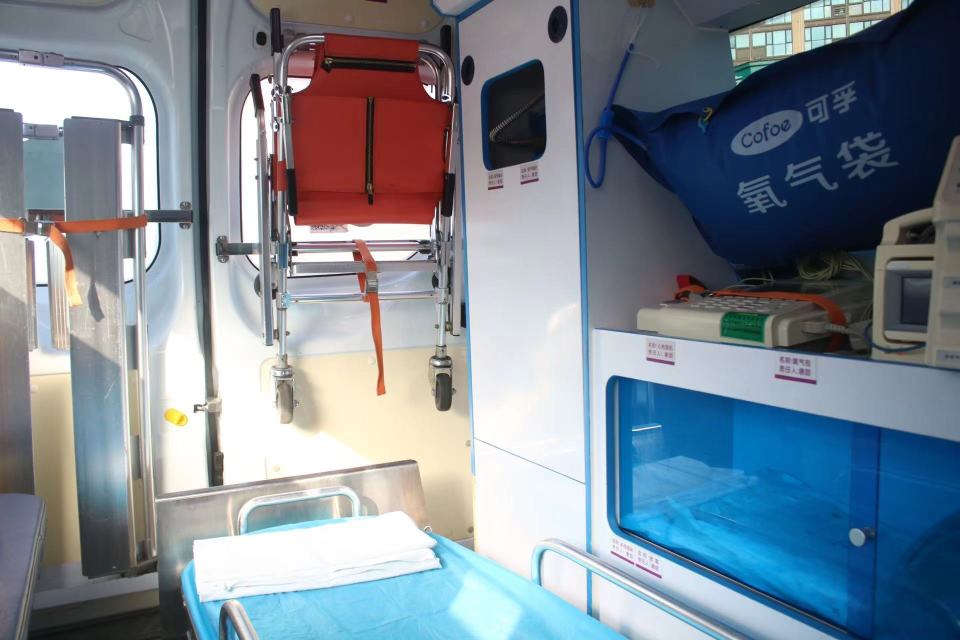 胸外按压仪有哪些世界急救日丨心跳争夺战：记录湖南省人民医院岳麓急救站的日常_https://www.jmylbn.com_新闻资讯_第2张