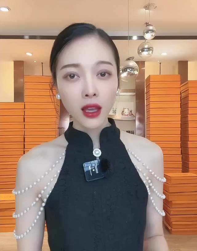 抖音带货女王的位置没有人敢坐_腾讯新闻