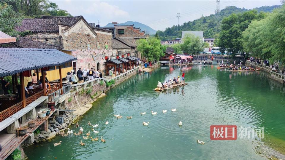 周末乡村旅游升温,武汉避暑后花园"汉客"络绎不绝