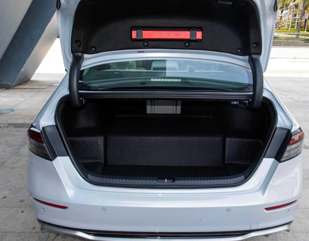 本田新雅阁这后备箱是闹着玩的吗?_腾讯新闻