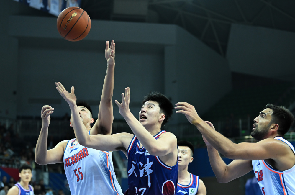 篮球cba常规赛天津先行者胜四川金强