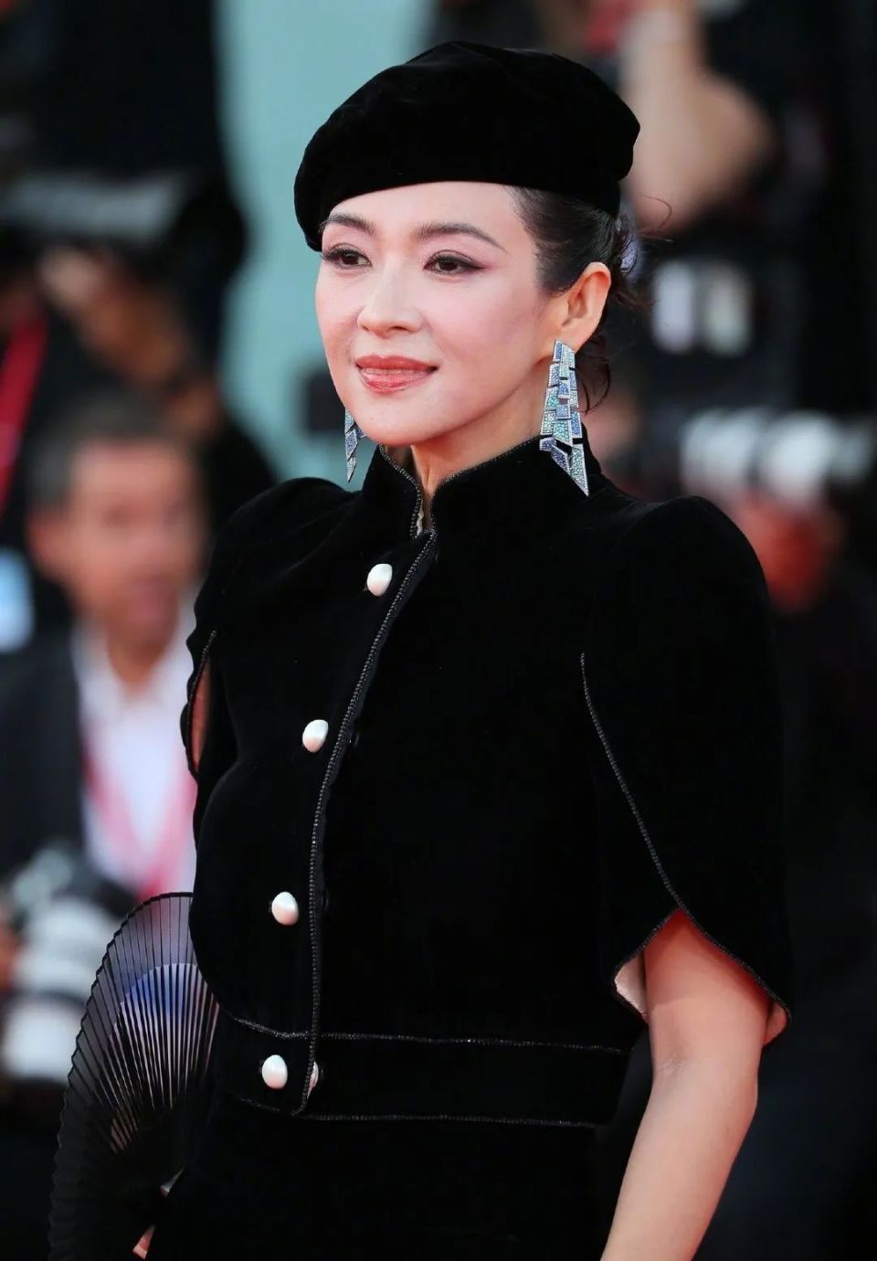 45岁章子怡外网高清图,展现上佳状态!_腾讯新闻