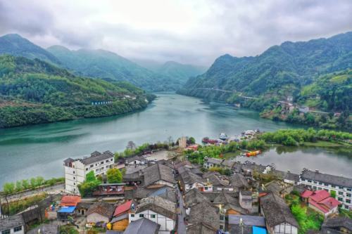 2023汉江赛艇大师赛在石泉后柳水乡举办-腾讯新闻