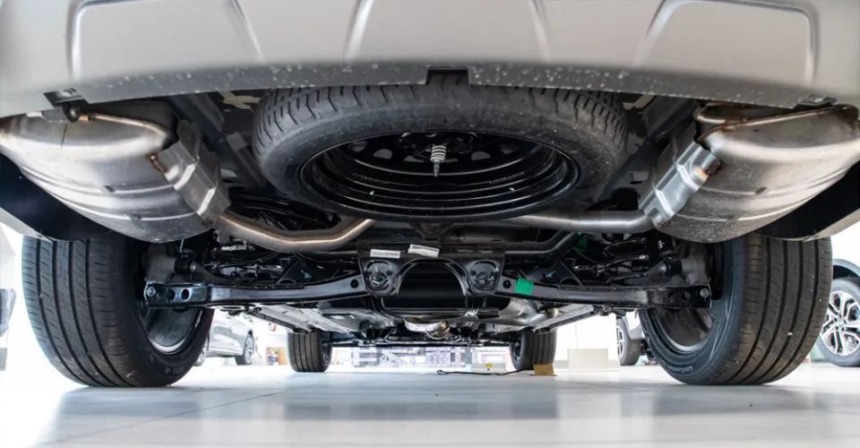 整车立足c-ncap五星安全设计,采用超高强度钢一体化笼式车身,关键部位