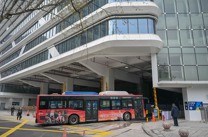 杭州:龙翔桥公交站回来了!_腾讯新闻