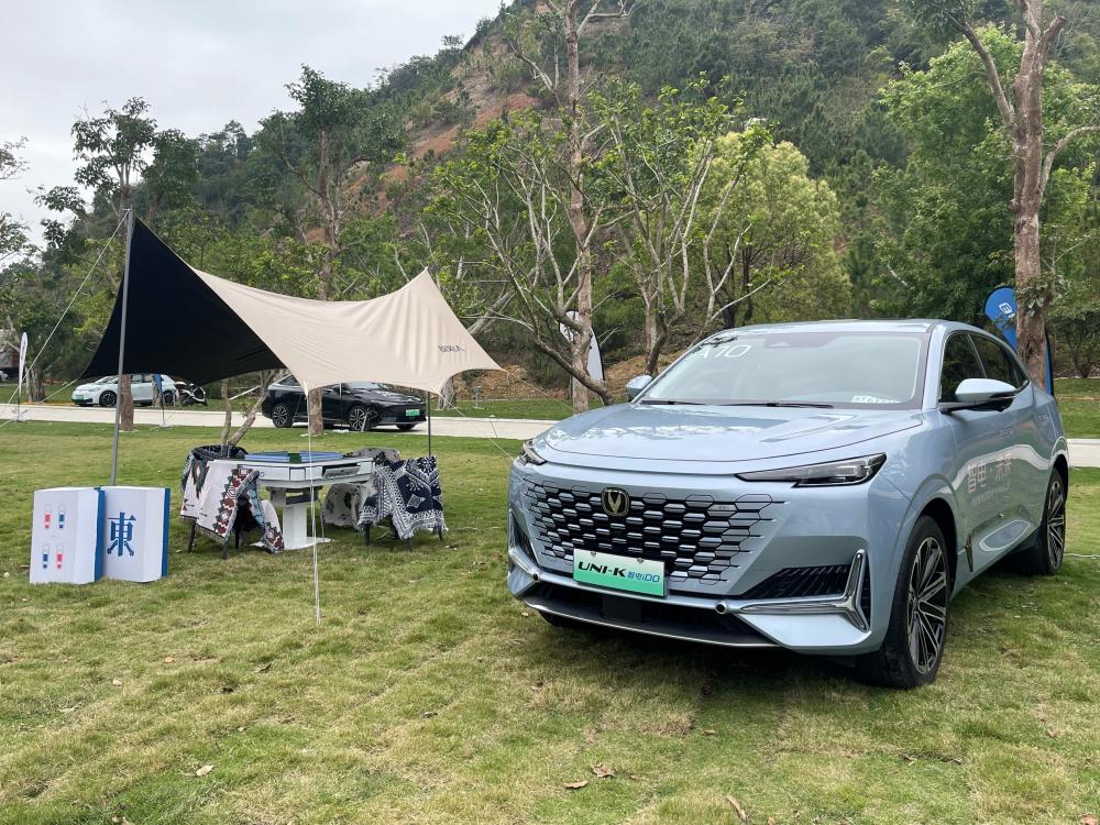 试驾长安unik智电idd大五座的中型suv驾乘舒适还特别省油