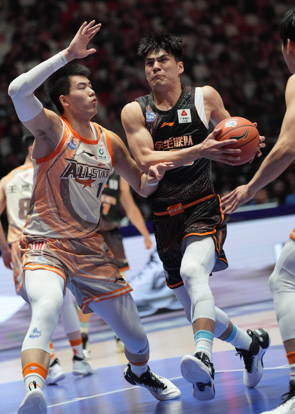 篮球cba全明星赛星锐赛大学生联队胜星锐二年级队