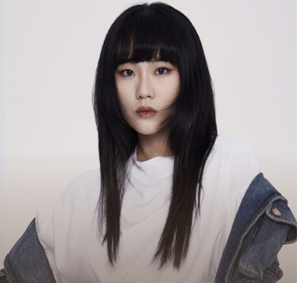 窦唯二女儿火上热搜：从未叫过窦唯爸爸，没送四合院，已两年没见-腾讯新闻