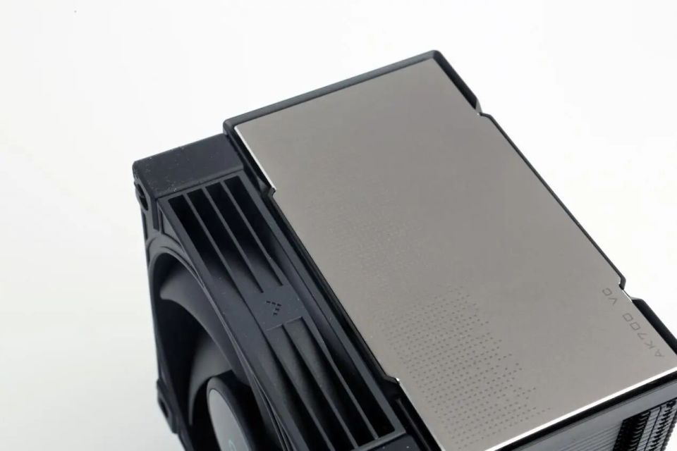 采用7热管与VC2.0均热板的单塔旗舰——体验九州风神冰立方AK700 VC风冷散热器_腾讯新闻