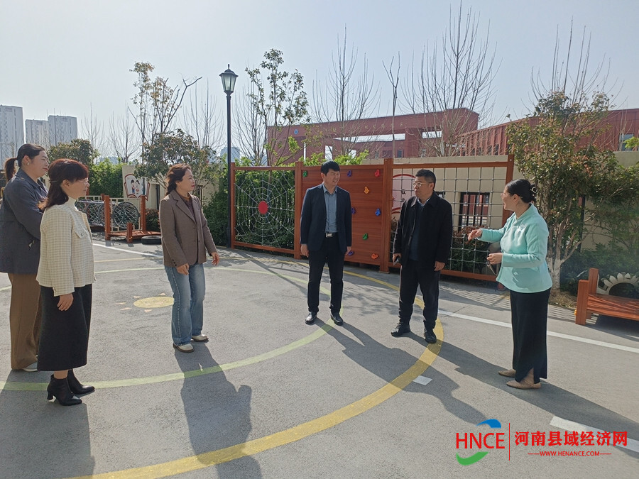 李黎,睢阳区基础教育教研中心教研员胡梦蕊到商丘市第三幼儿园开展