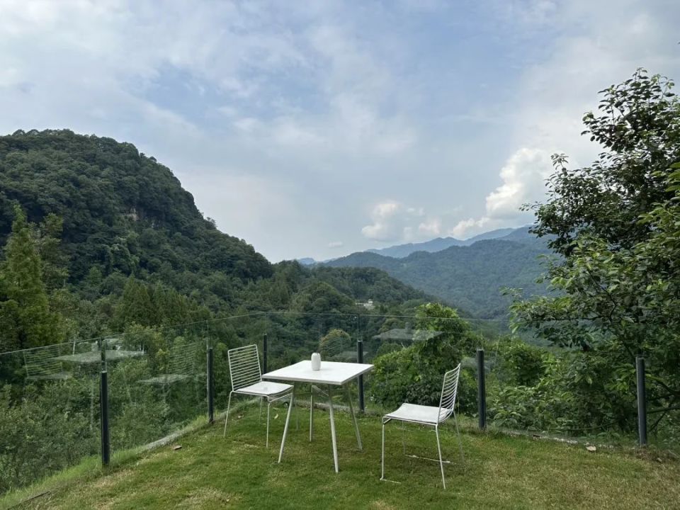 幸得与卿识,共揽青城幽～这个季节不如来卿宿青城与清凉夏日撞个满怀