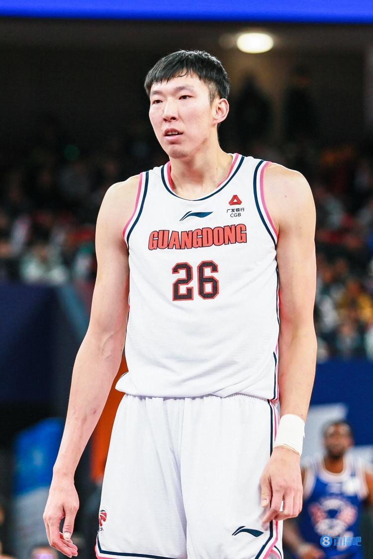 探长比赛开始周琦就开启大魔王模式本场绝对是高质量对局