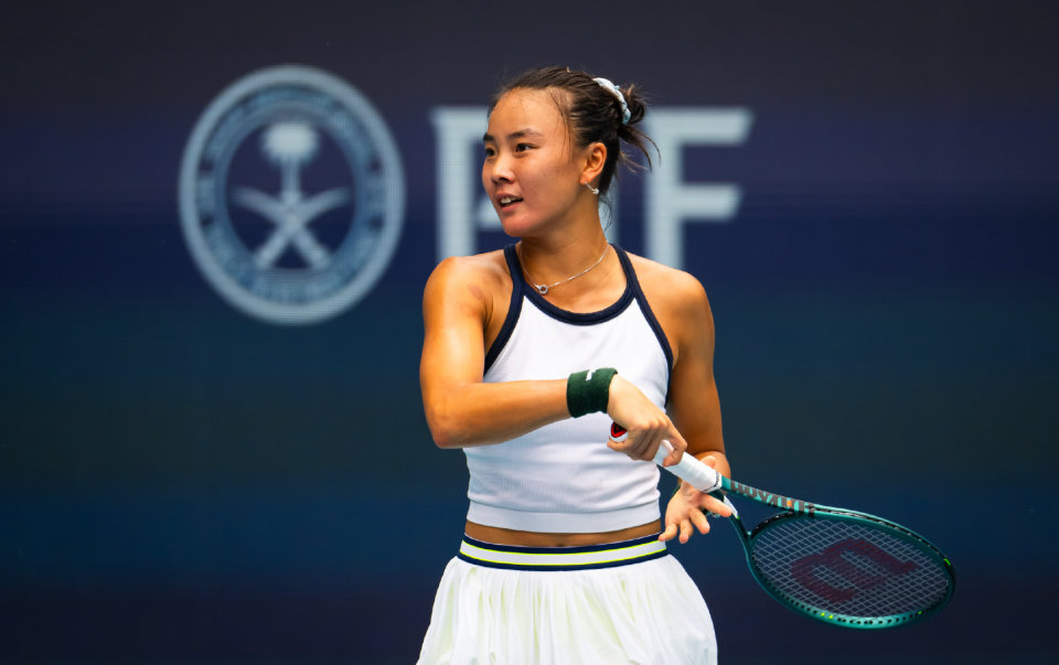 20爆大冷中国网球名将横扫种子选手郑钦文收获退赛大礼