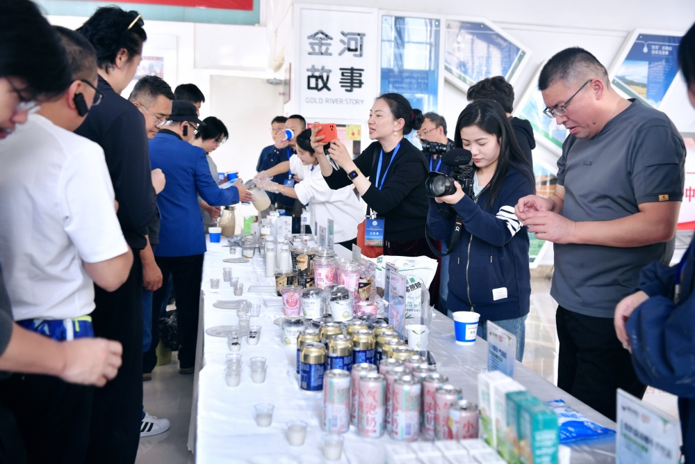 图源:宁夏日报宁夏塞尚乳业有限公司旗下有宁夏塞尚乳业,宁夏塞尚金河