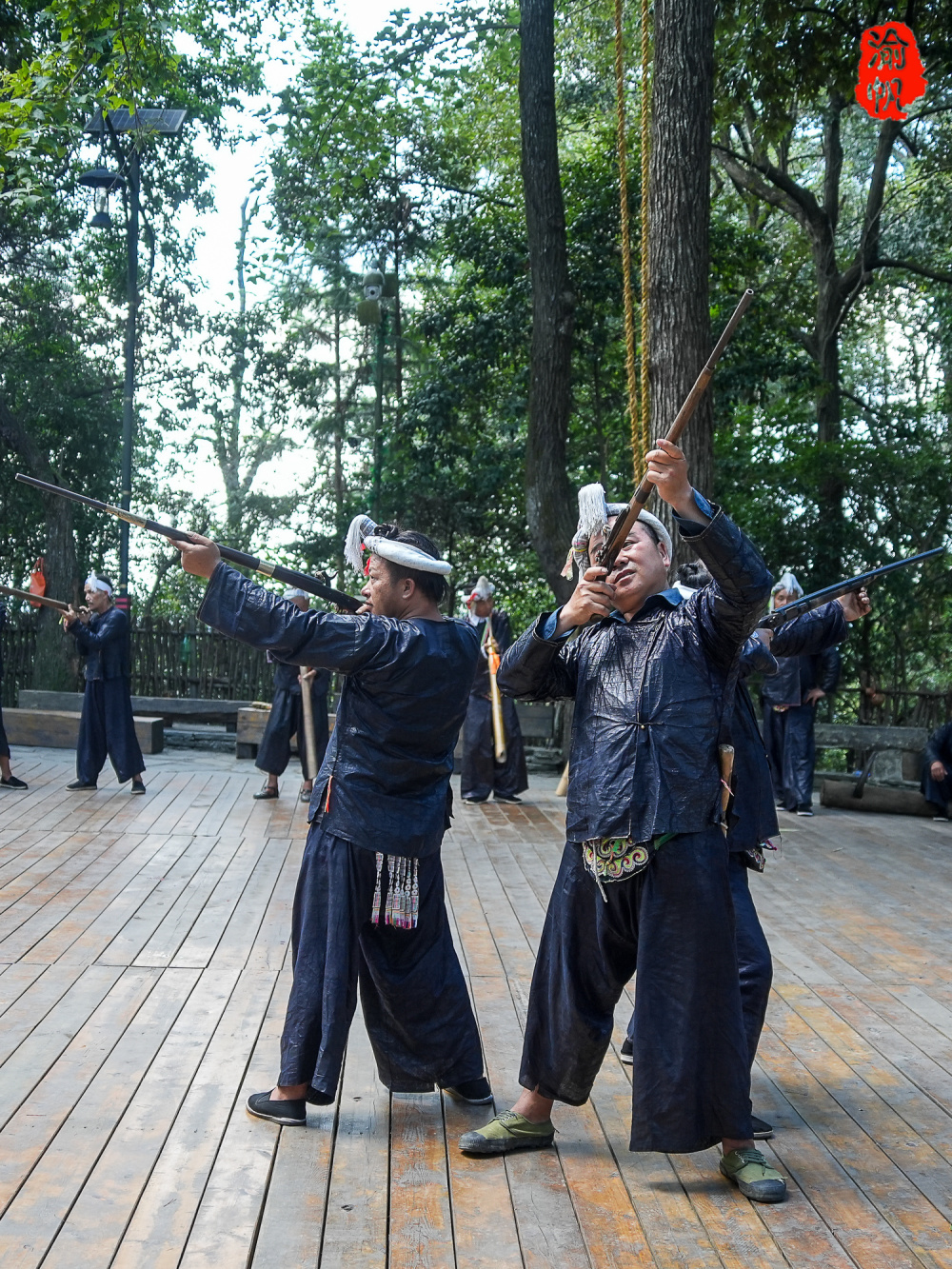 岜沙苗寨:镰刀剃头,火枪庆典,树木崇拜,我国最后的枪手部落