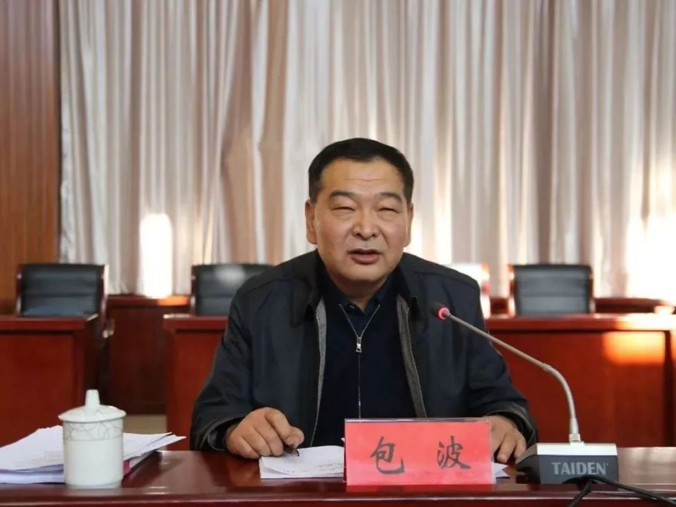 9月,科左中旗人,长期在纪检监察系统工作,曾任内蒙古自治区纪委副书记