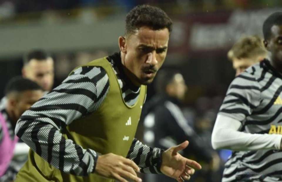 尤文官方达尼洛没有骨折已开始康复训练