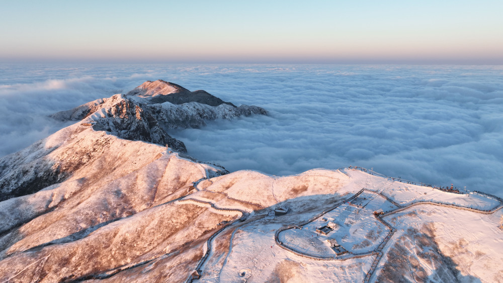 新华社发(李桂东 摄)这是江西武功山景色(2023年7月26日摄).