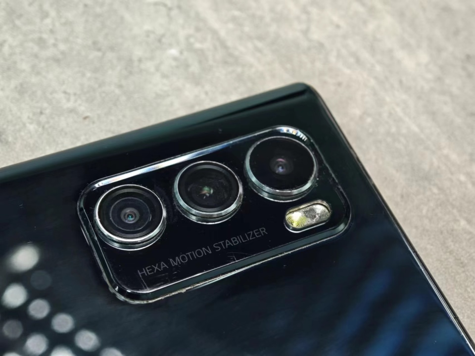 我买到了lg绝版手机,旋转双屏竟不火?