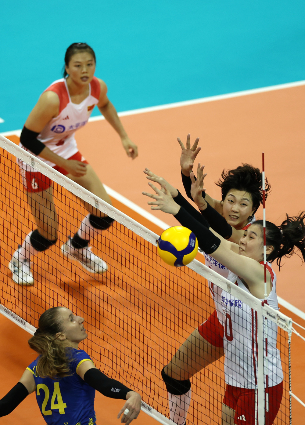 排球——巴黎奥运会女排资格赛:中国胜乌克兰