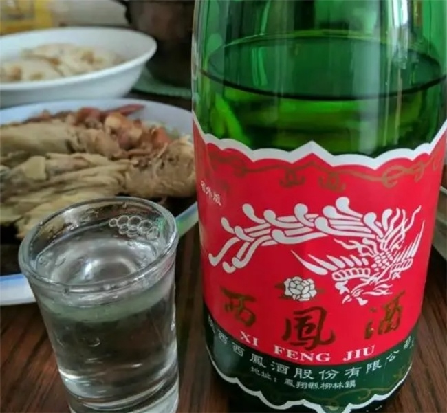 喝酒酒瓶子的图片大全图片