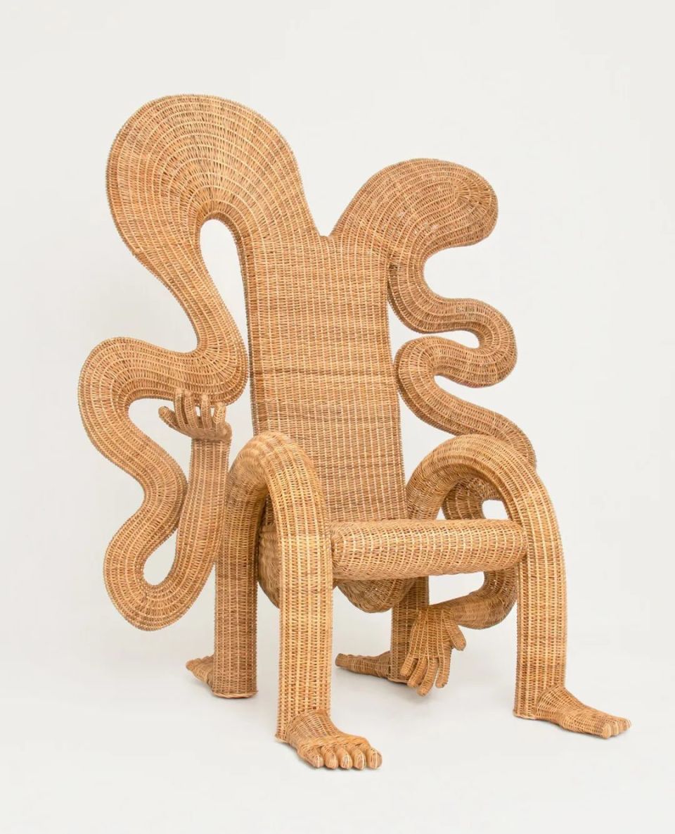 奇葩家具丑出圈,网友叛逆求量产:义乌你怎么看?