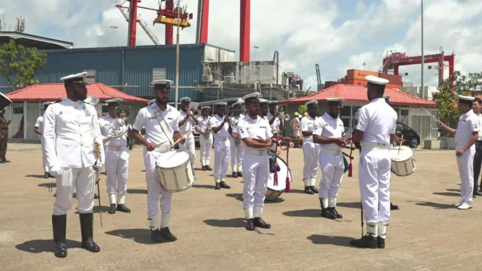 中国海军舰艇编队技术停靠斯里兰卡