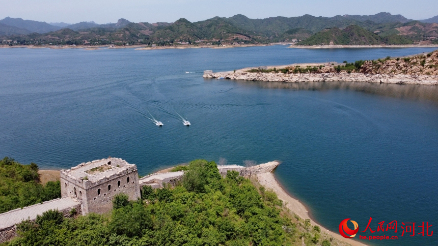 人民网记者 周博摄承德宽城蟠龙湖潘家口水下长城.