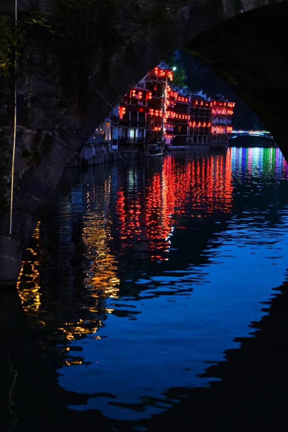 贵州2200年古城,白天不输凤凰,夜景堪称小香港,国内唯一0差评景区