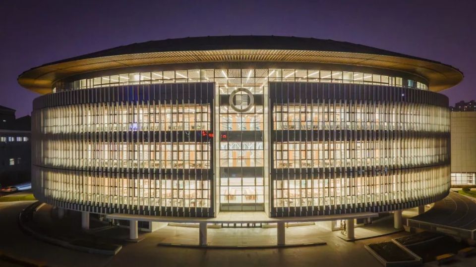 让人一眼沦陷的「沈阳大学图书馆」,ta是全国高校精品工程.