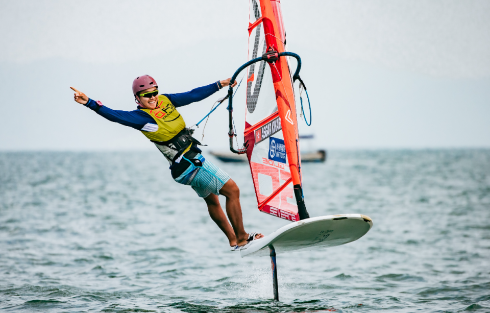视频水翼帆板世界杯深圳站落幕中国选手夺得两个项目冠军