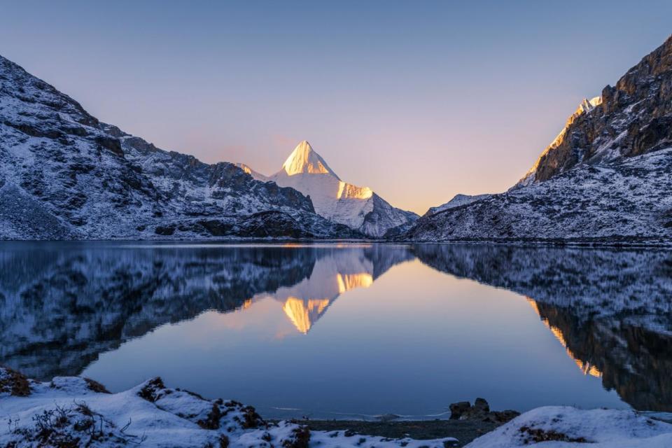 最美雪山——央迈勇