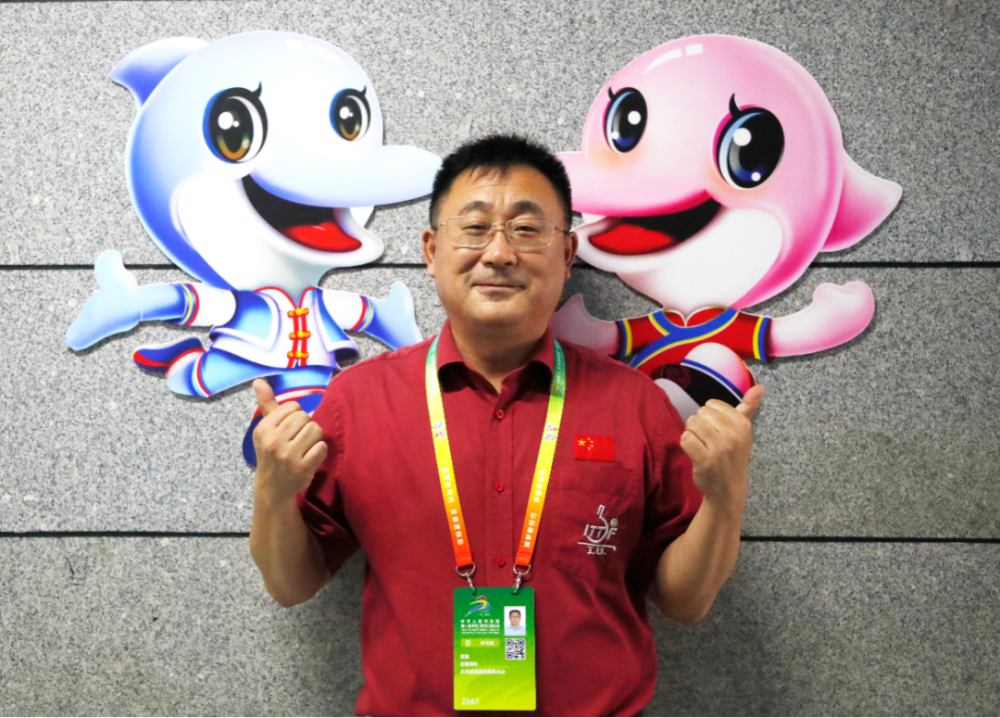 袁磊:用心书写厚重历史,热爱可抵岁月漫长 | 裁判看台