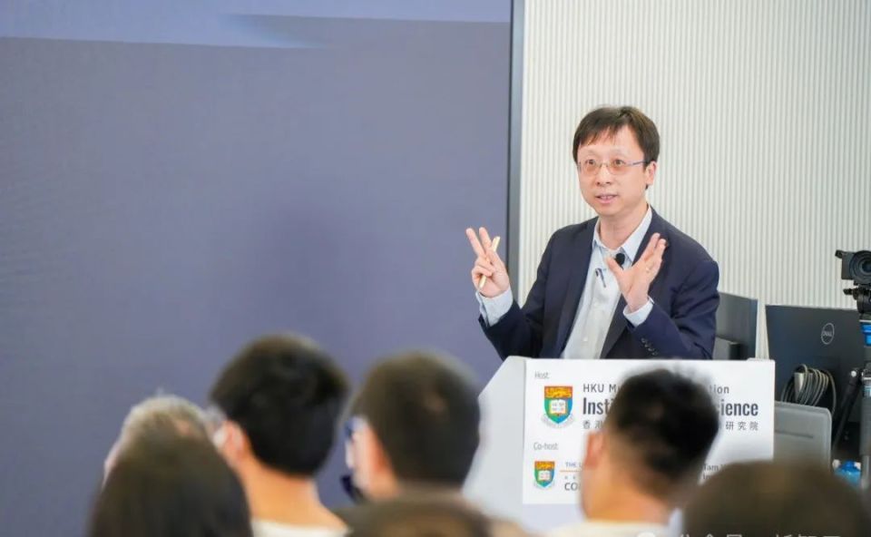 专访港大AI教授马毅：30年前留学那批人，为什么能踩对风口？_腾讯新闻