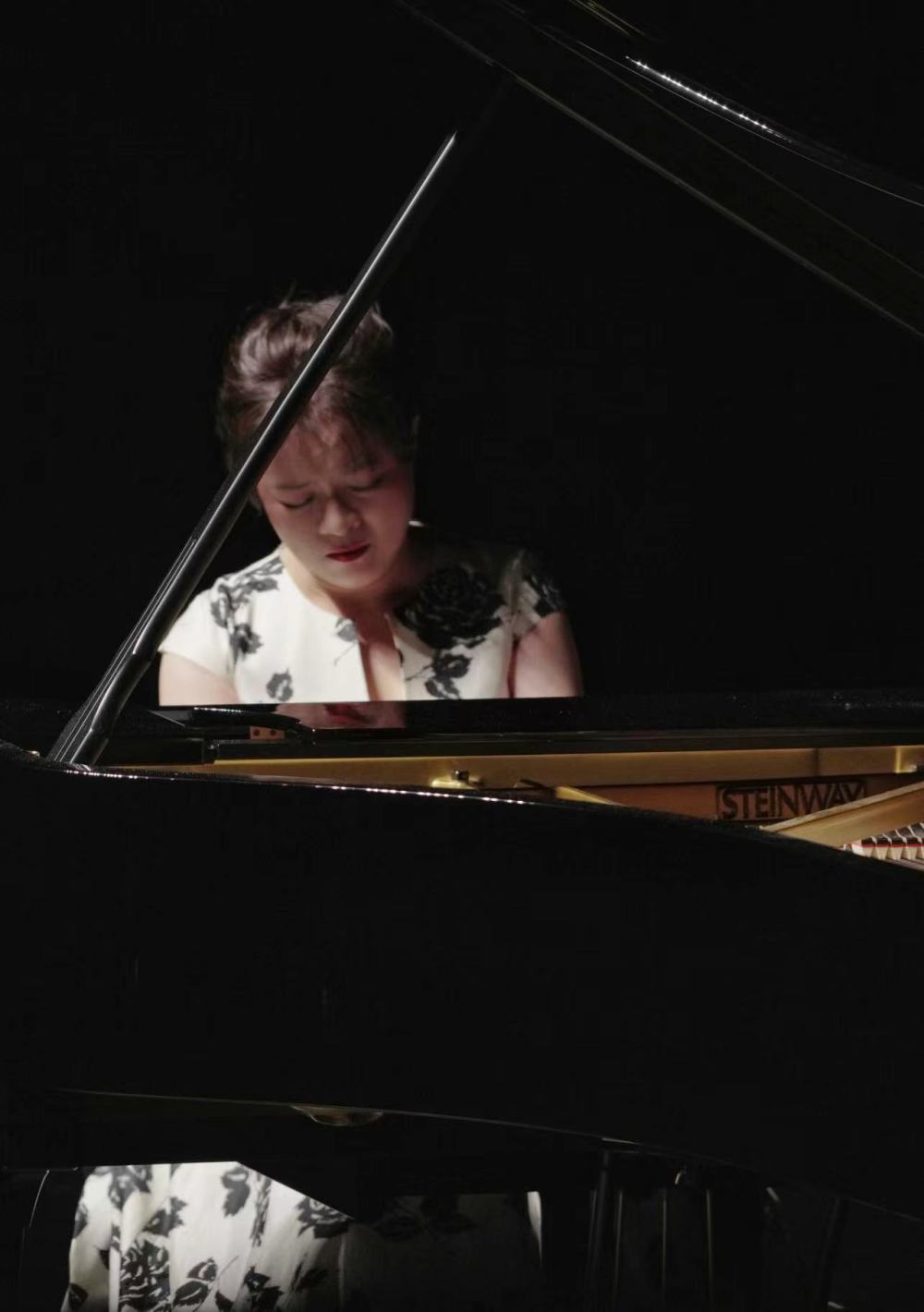 钢琴家江晨演绎高度浓缩的法国键盘史_腾讯新闻