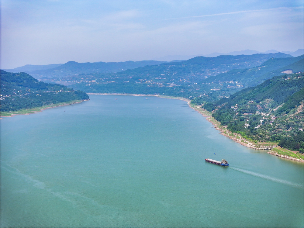 这是5月15日拍摄的重庆万州小桔灯生态文化旅游区及长江景象(无人机