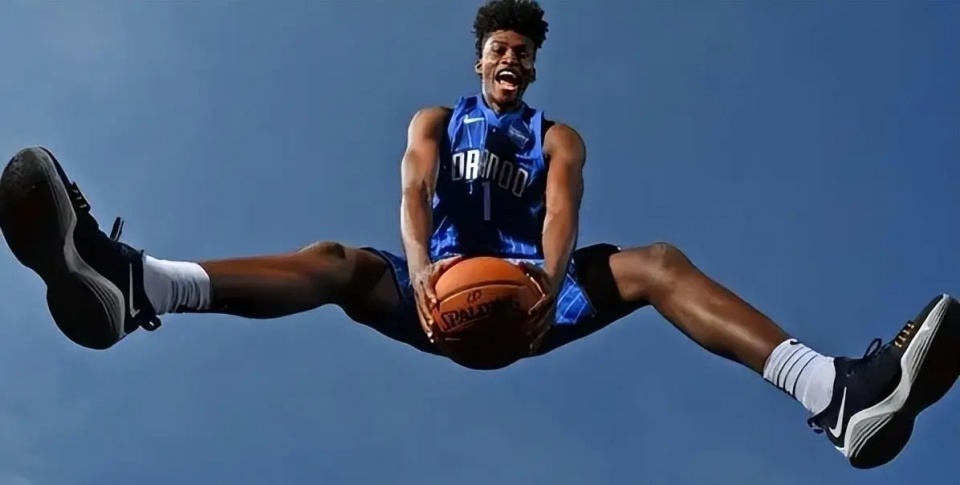 "小杜兰特"7年不进步?5年136场成废人 烂队白花8千万_腾讯新闻