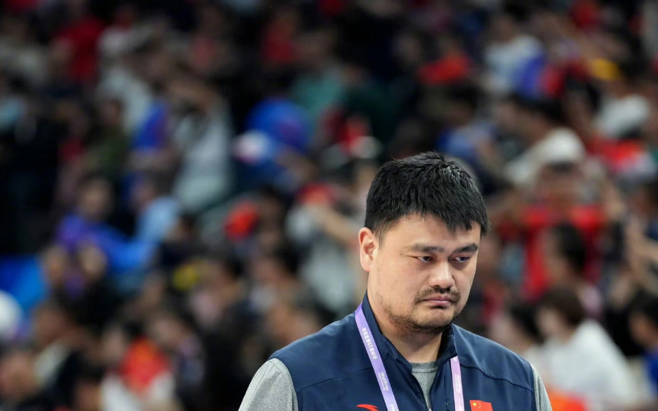 姚明被记者发问如何看待中国男篮进2028年奥运会_腾讯新闻