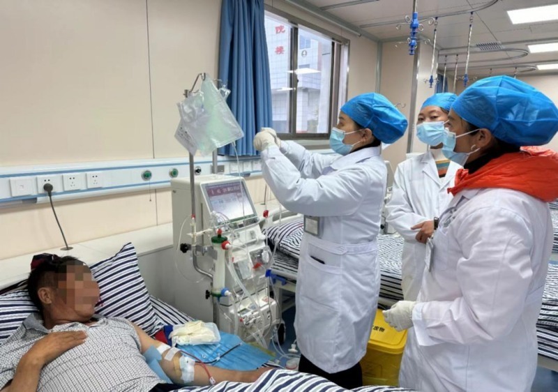 江油助推布拖首家血液透析中心开诊