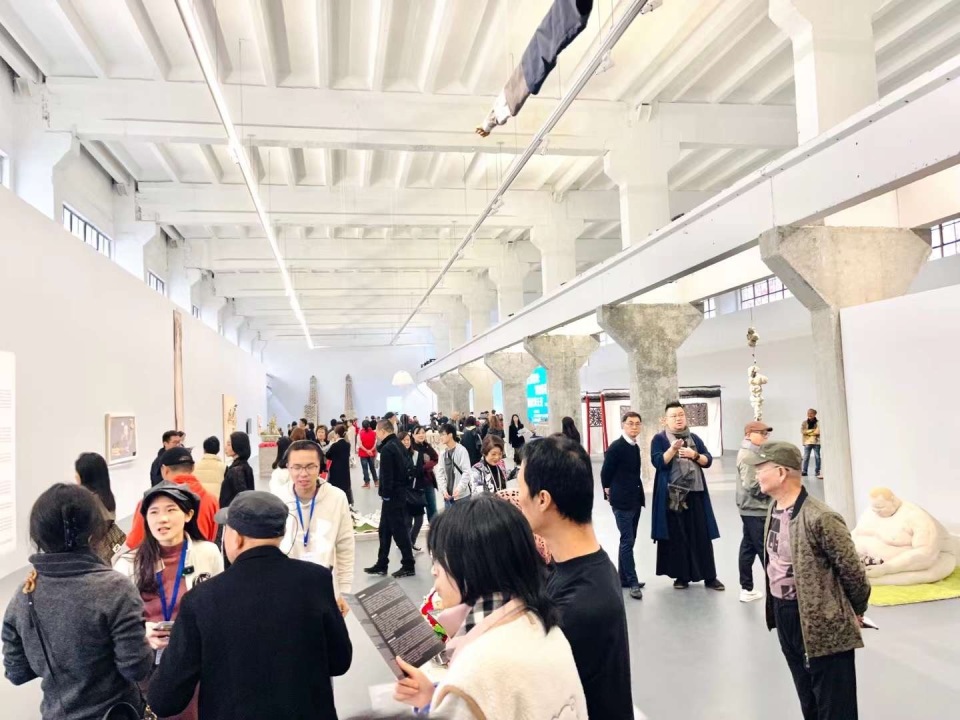AAEF艺术中心上海开馆 “布旅”触发关注热度_腾讯新闻