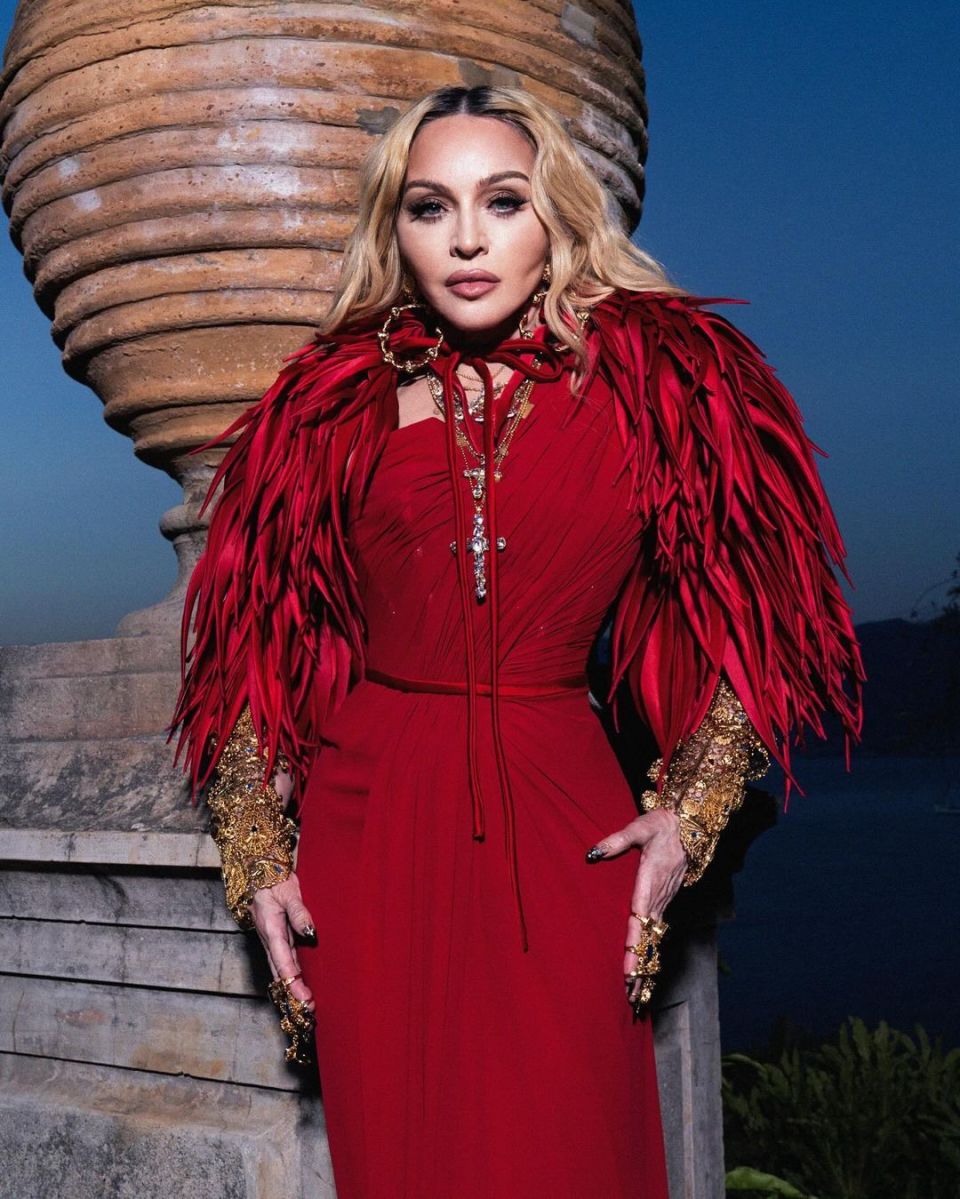 66岁麦当娜和28岁男友船上甜蜜,旁人识趣避开,请五百嘉宾庆生