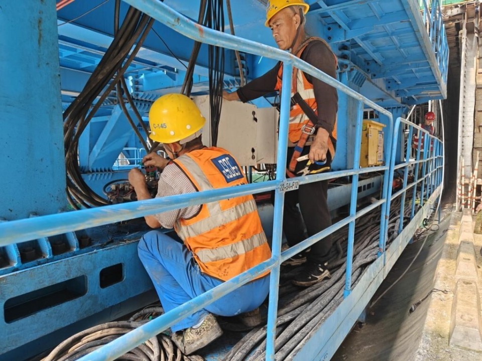 青春在地铁建设中闪光:记青岛地铁9号线荟城路站年轻班组长李书荟