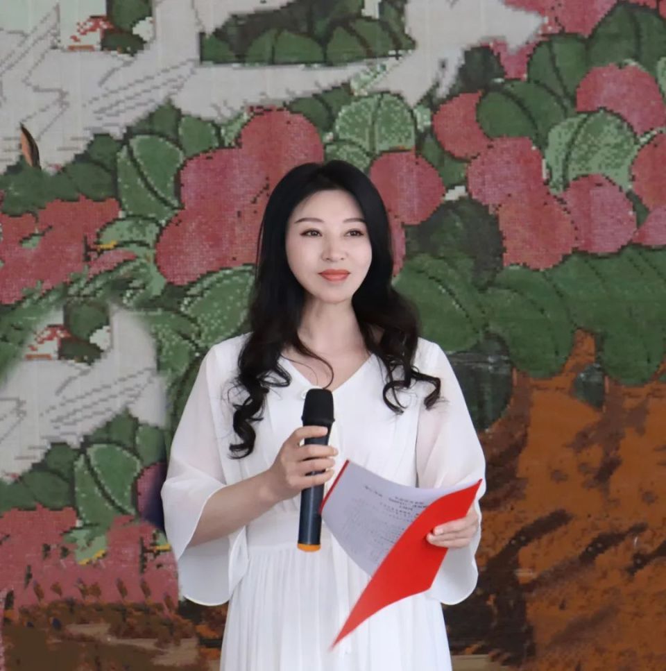 副局长丁雷,甘肃盛世源物流有限公司总经理雷晓伟,雪娜向平凉市儿童