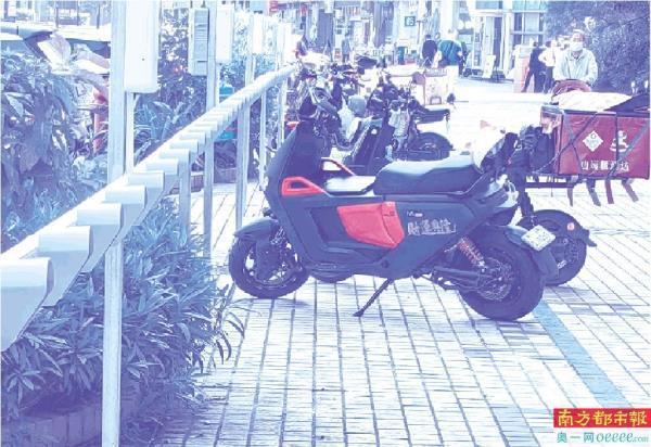 广州严管"电鸡"停放半个月后_腾讯新闻